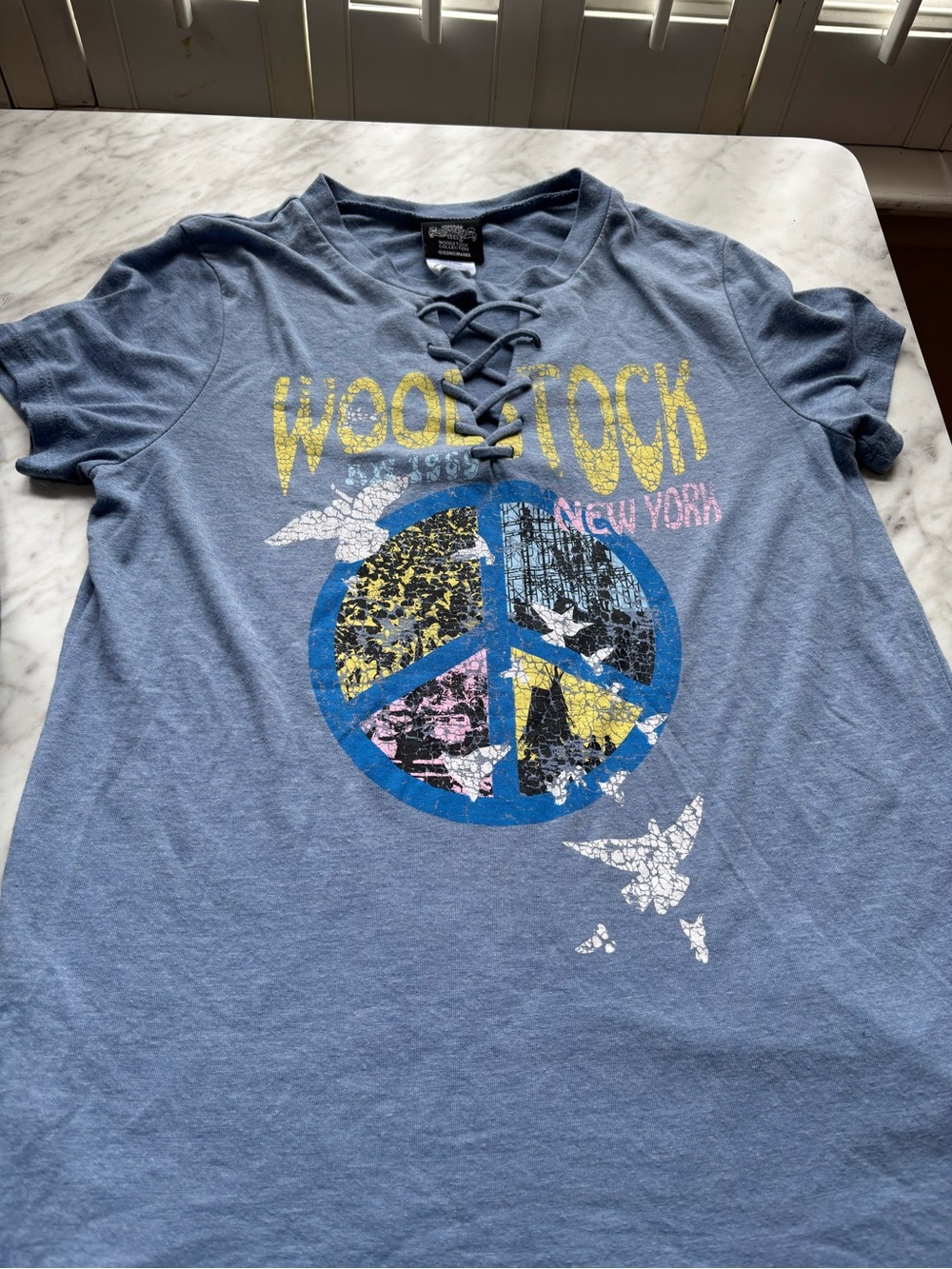 Woodstock New York Distressed Peace/Lace-Up Graphic Tee S Vintage Concert Tees